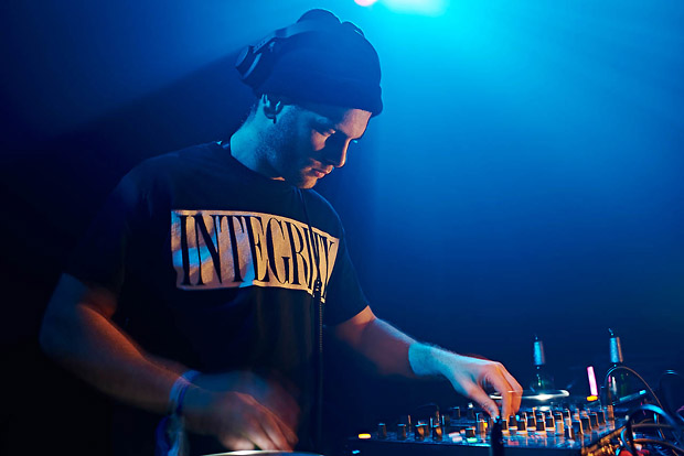 Mumdance