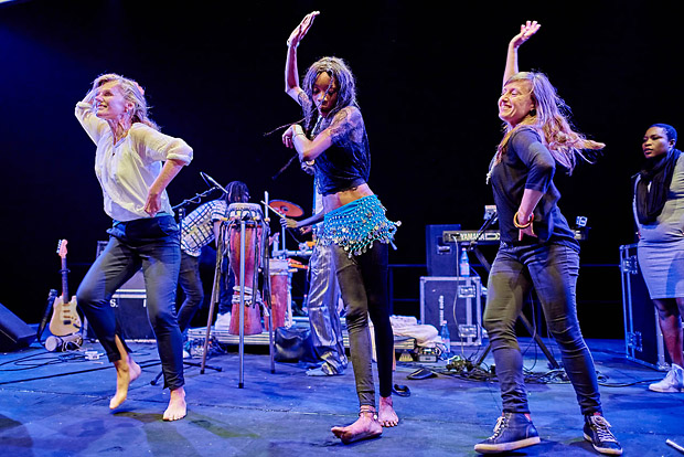 Fatou Wore Mboup & Dancers from the Audience